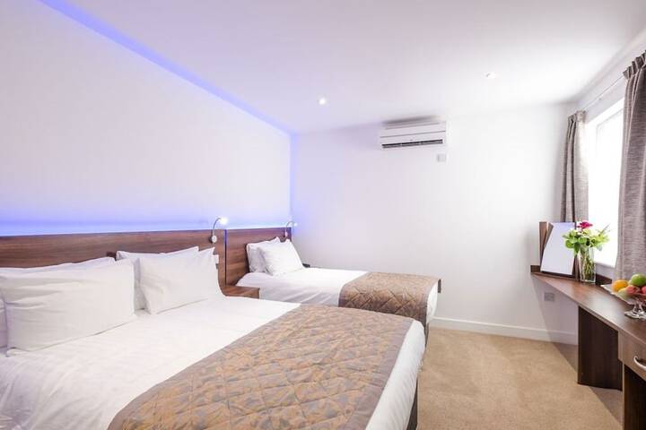 Room 9 of 49