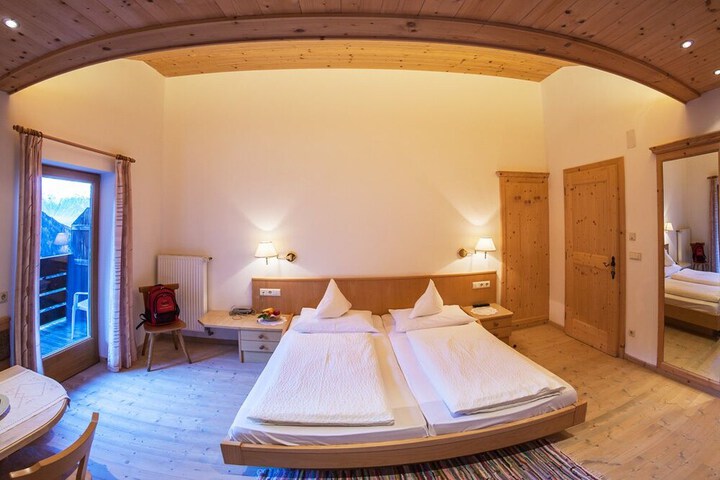 Room 14 of 117