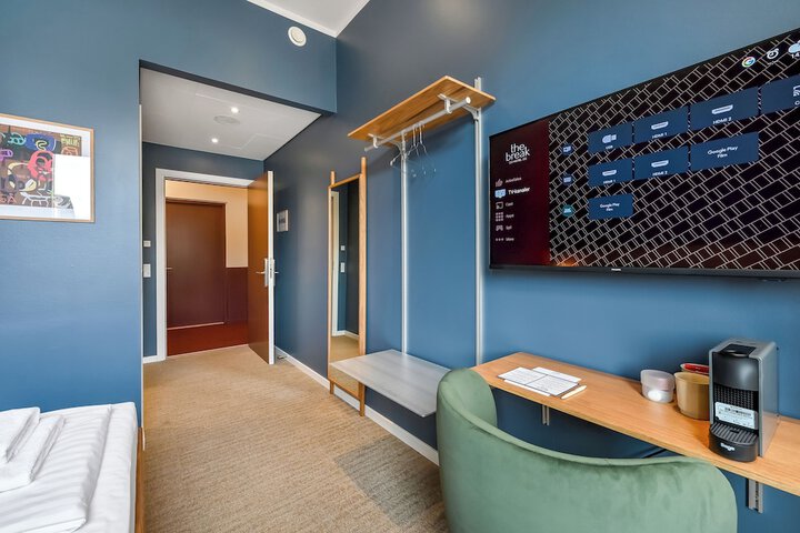 Room 11 of 40