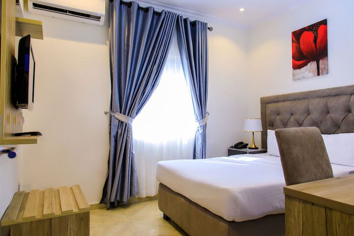Room 4 of 26