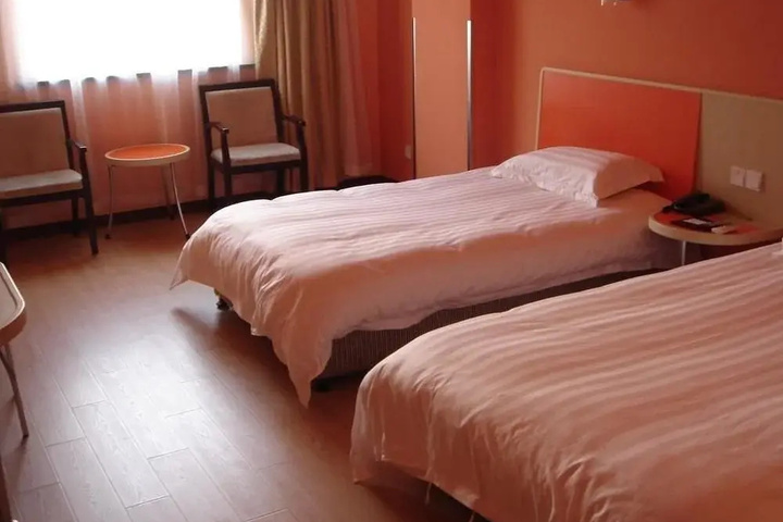 Room 2 of 9