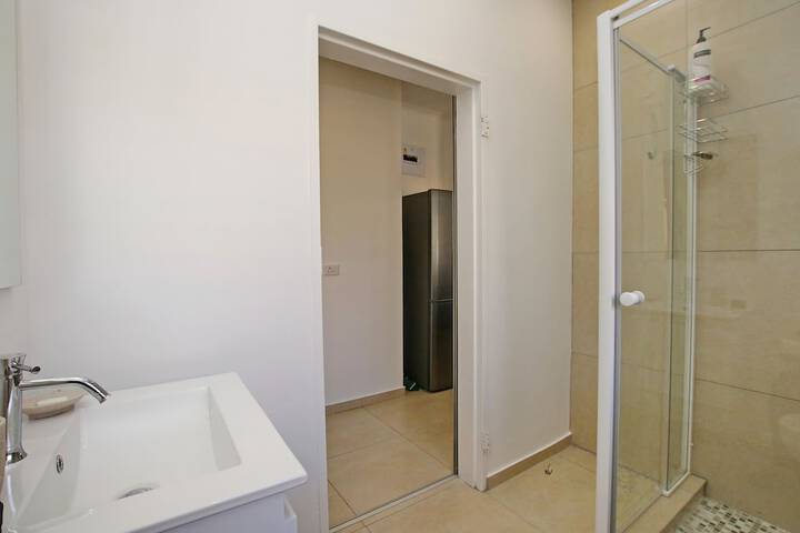 Room 75 of 93