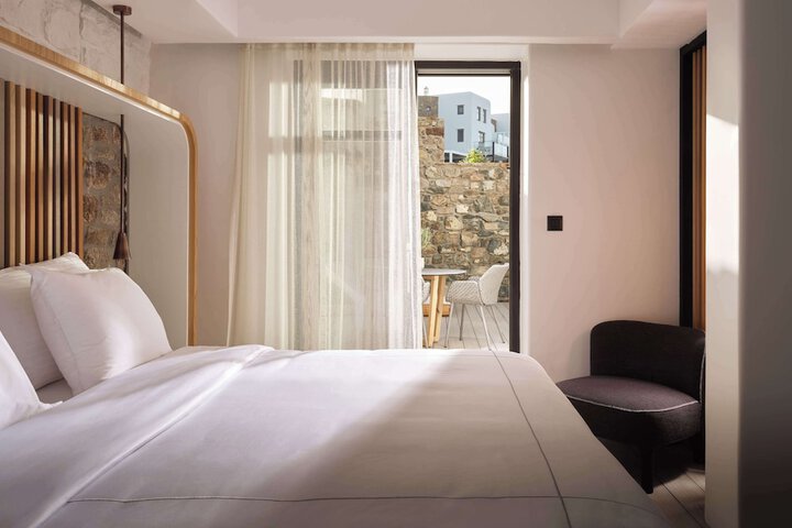 Room 25 of 127