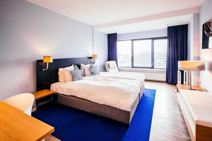 Room 35 of 62
