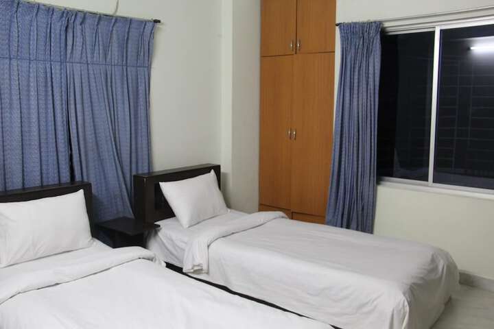 Room 6 of 15