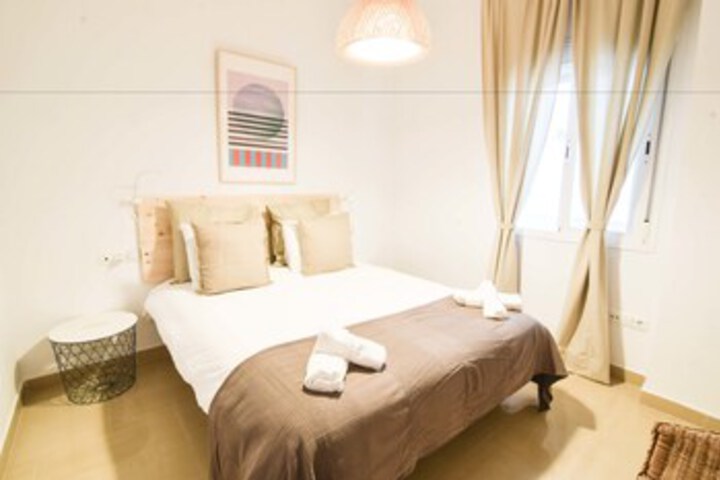 Room 27 of 43