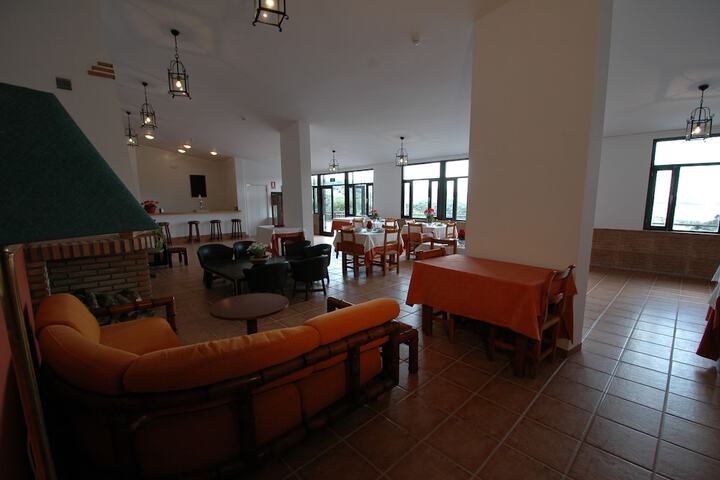 Lounge 26 of 34