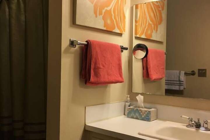 Room 32 of 47