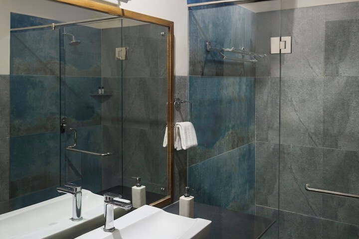 Room 15 of 46