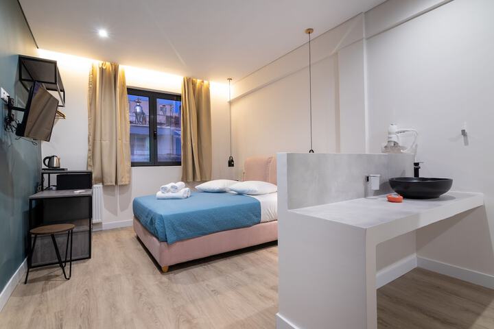 Room 18 of 48