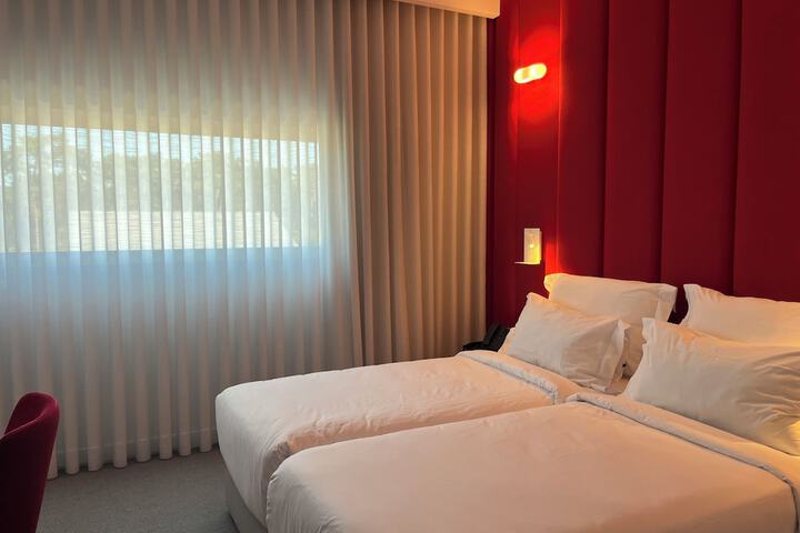 Room 8 of 24