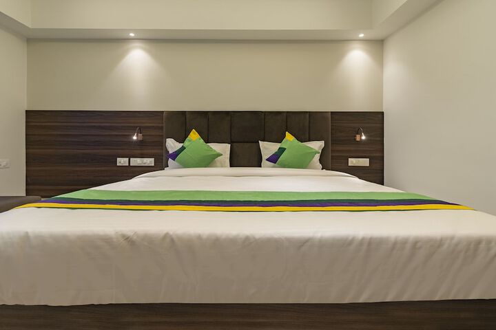 Room 18 of 36