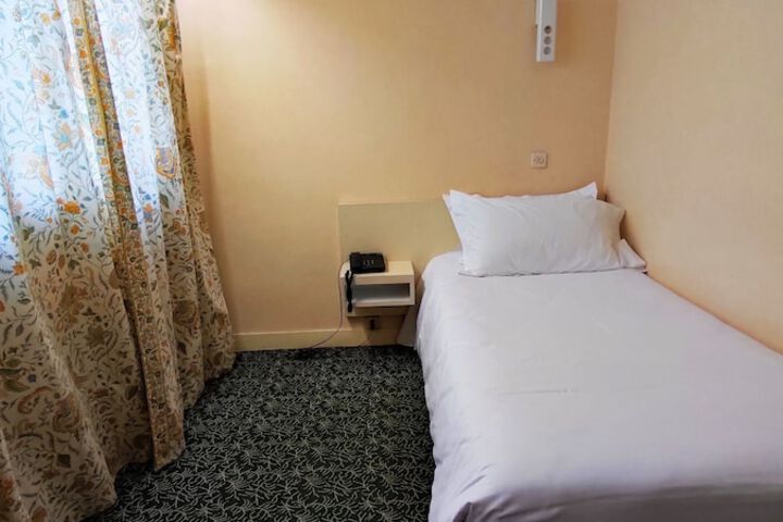 Room 35 of 86