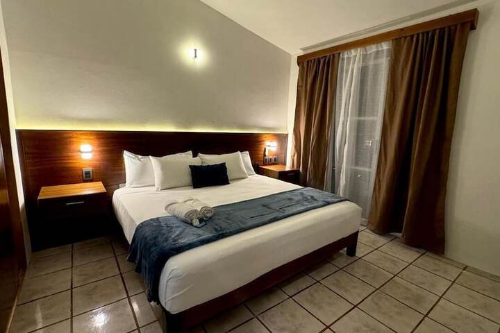 Room 5 of 12