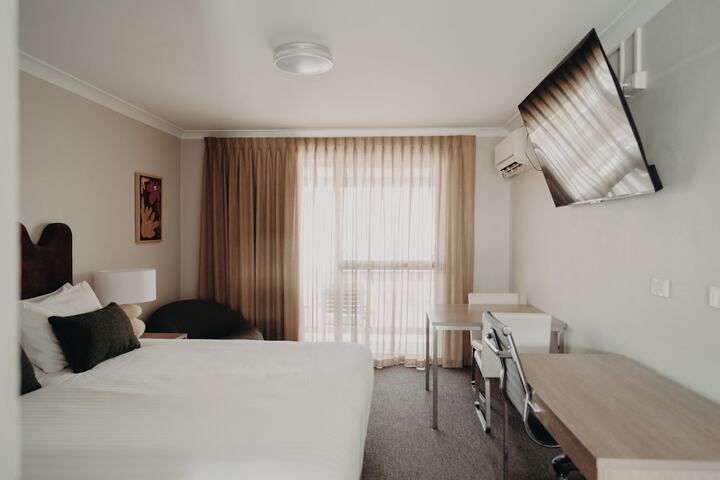 Room 16 of 93
