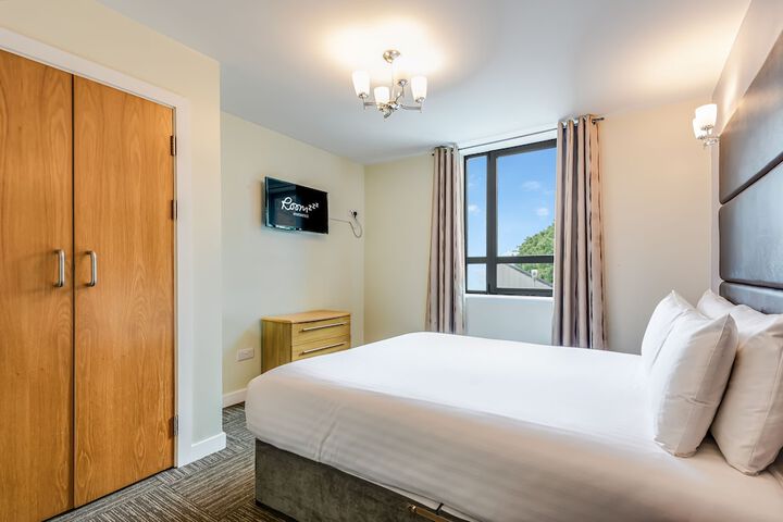 Roomzzz Leeds Headingley Image 11