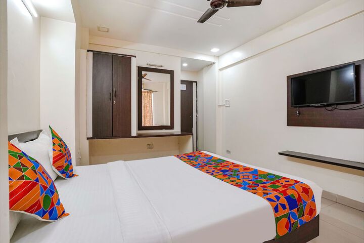 Room 16 of 30
