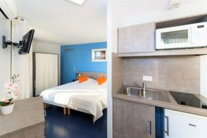 Room 13 of 17