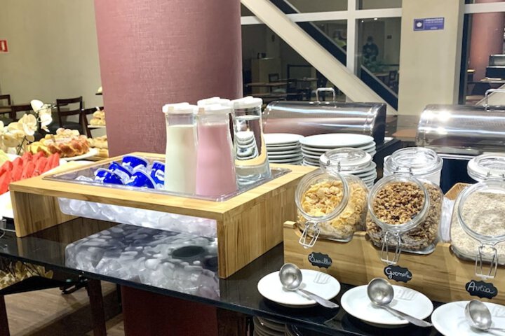 Breakfast/Coffee Service 29 of 45