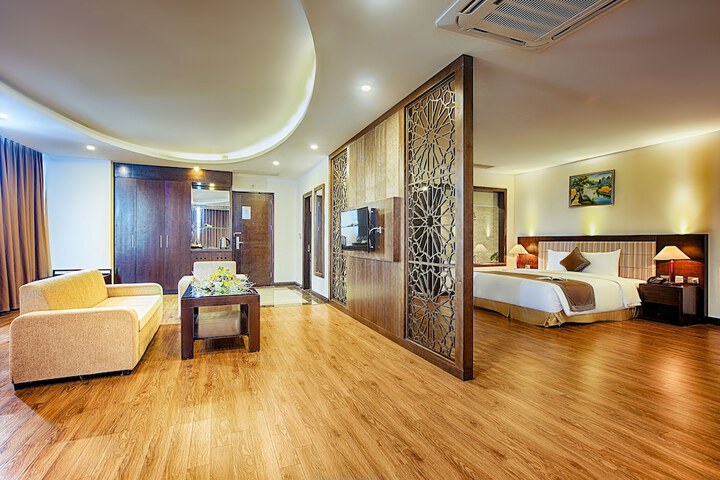 Room 13 of 61