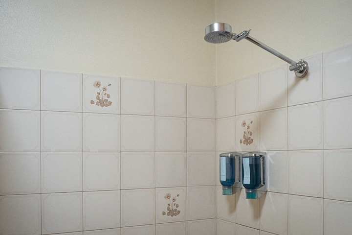 Room 16 of 33