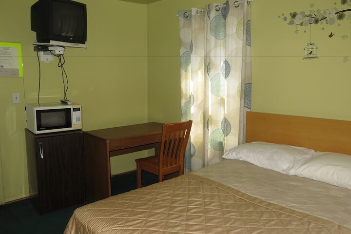 Room 5 of 38