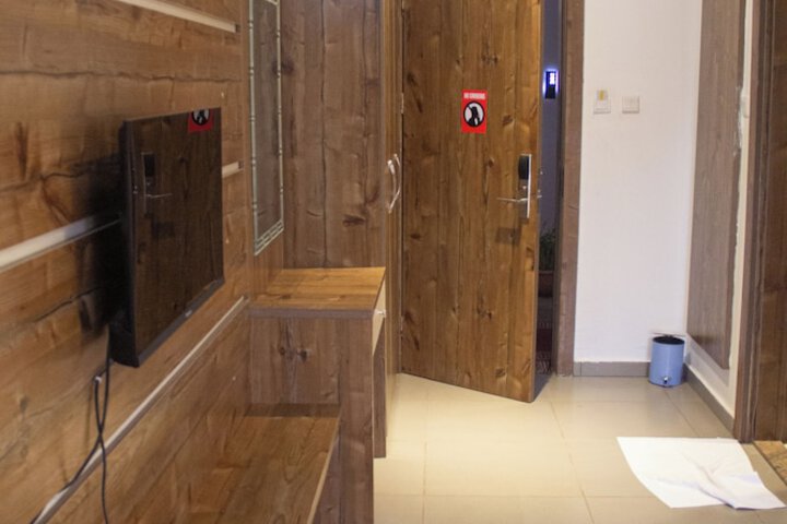 Room 8 of 26