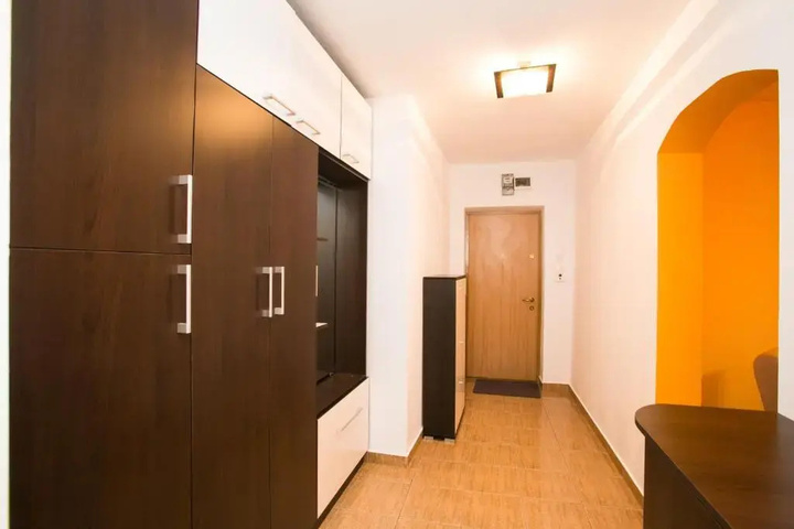Room 4 of 13
