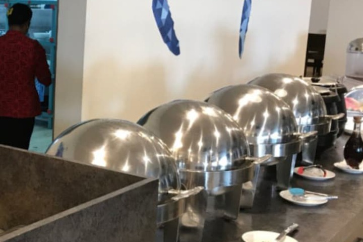 Breakfast/Coffee Service 24 of 35