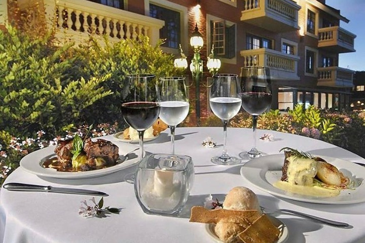 Dining 79 of 90