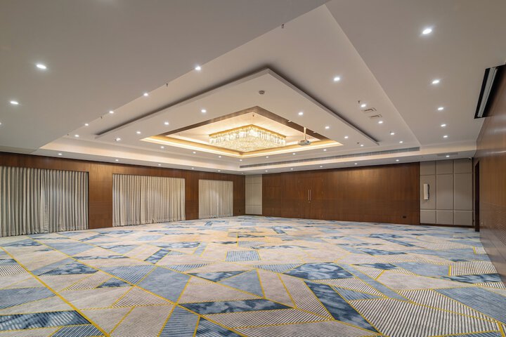 Ballroom/Hall 40 of 53