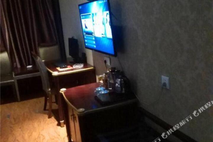 Crown Platinum Hotel