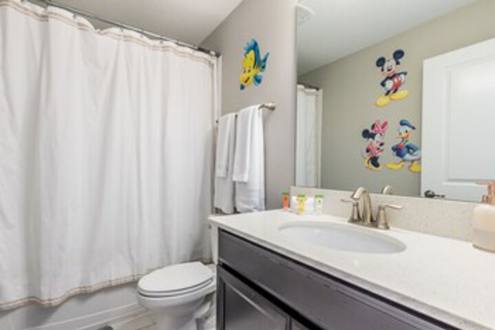 Room 4 of 71