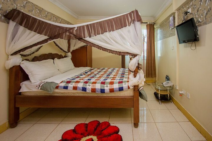 Room 5 of 40