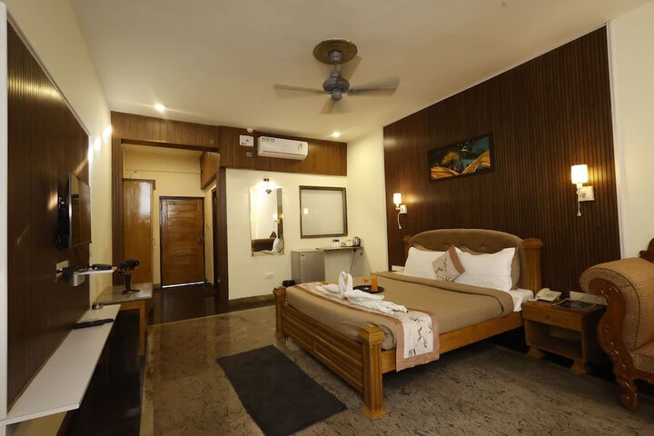 Room 38 of 100