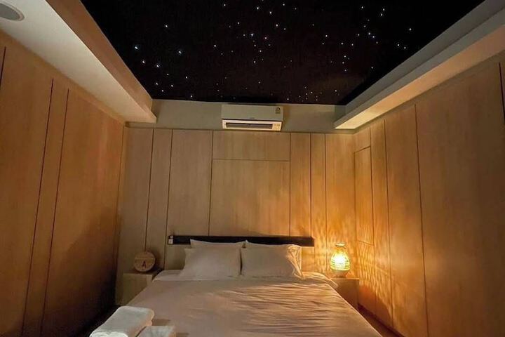 Room 12 of 20
