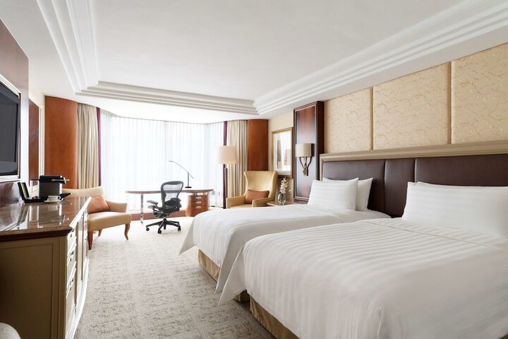 Room 42 of 103