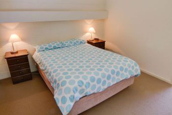 Room 5 of 6