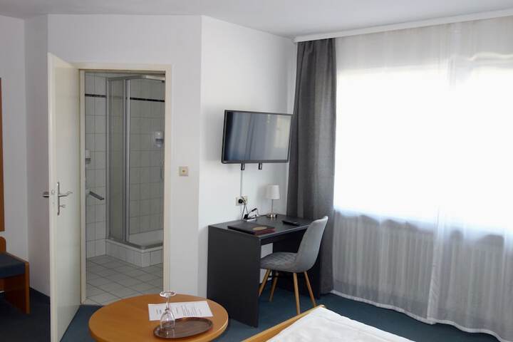 Room 2 of 46
