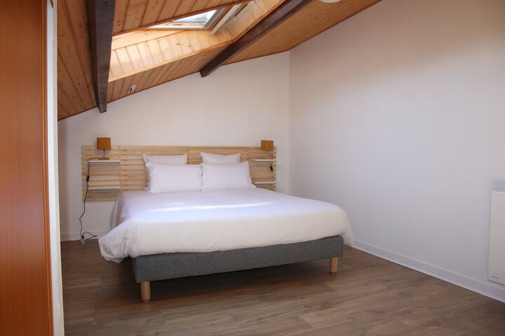 Room 5 of 50