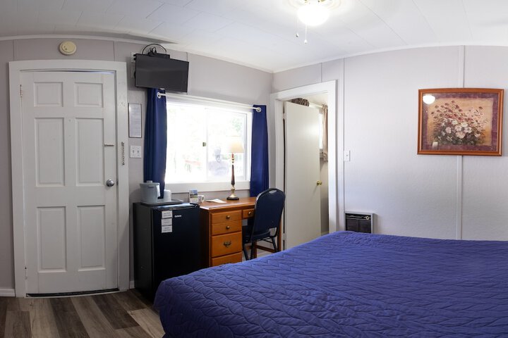 Room 10 of 37