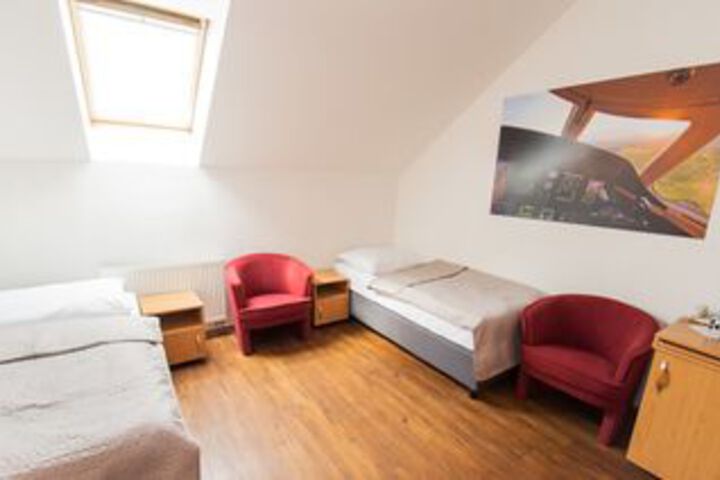 Room 14 of 37