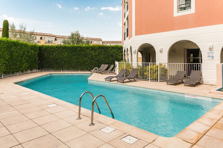 Pool 55 of 77