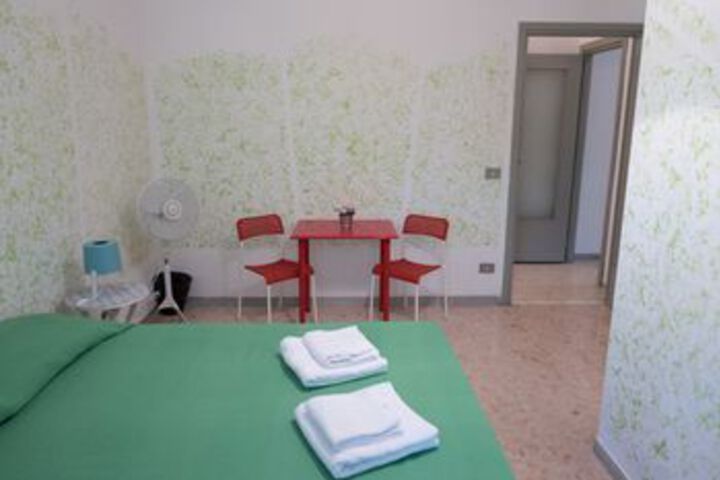 Room 16 of 37