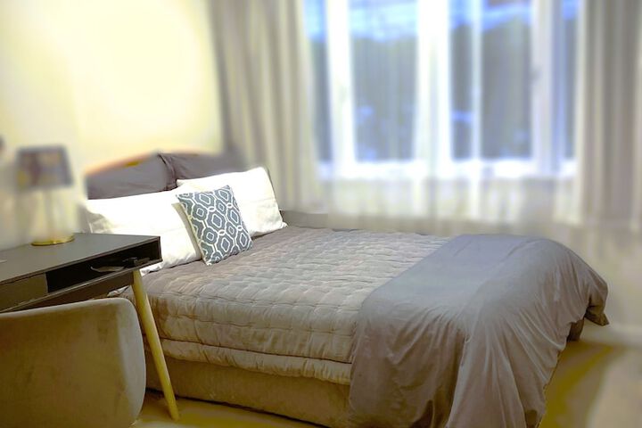 Room 12 of 80
