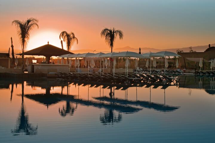 Hotel with Pool