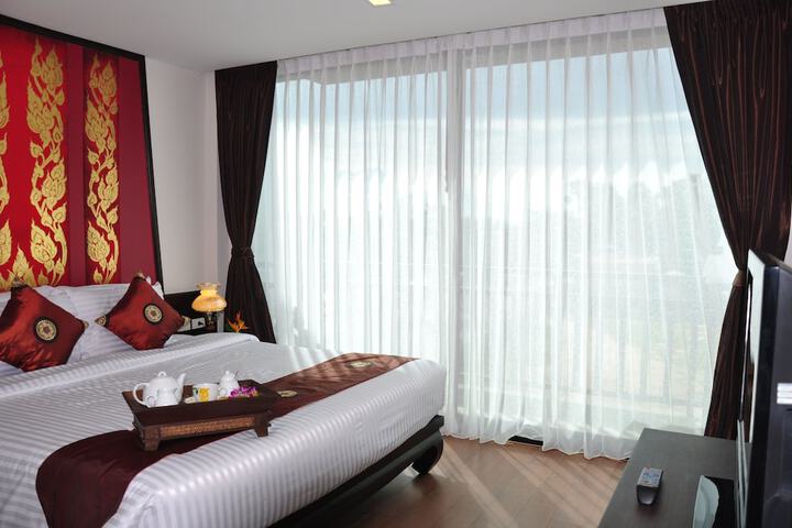Room 4 of 241