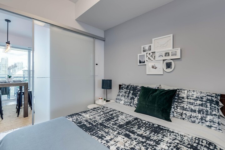 Room 90 of 174