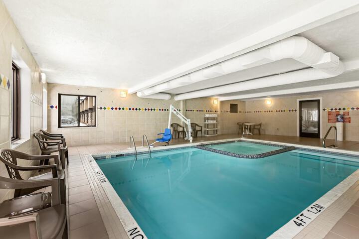 Pool 43 of 52