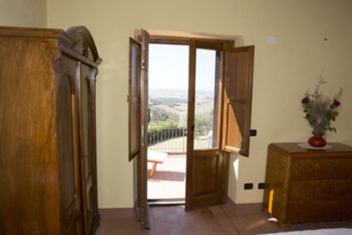 Room 27 of 48